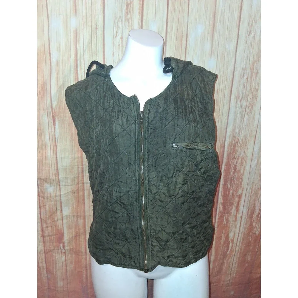 Contempo Casuals Olive Crop Quilted Zip Up Vest Sz L